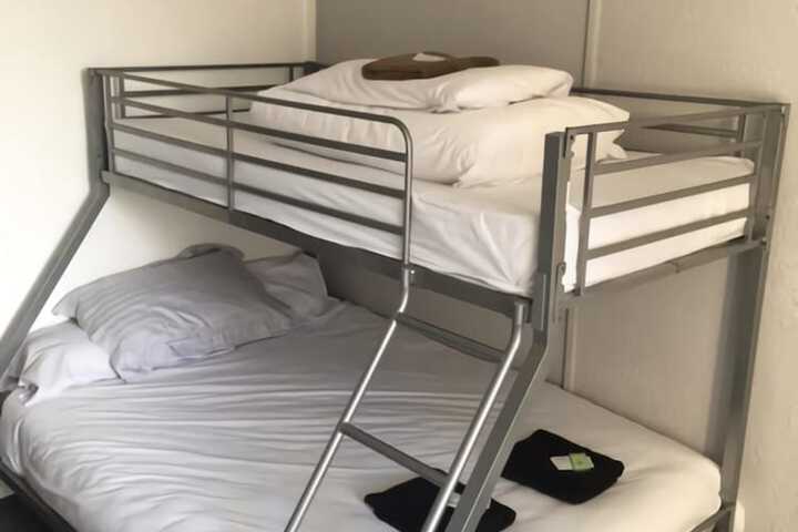 Room 20 of 37