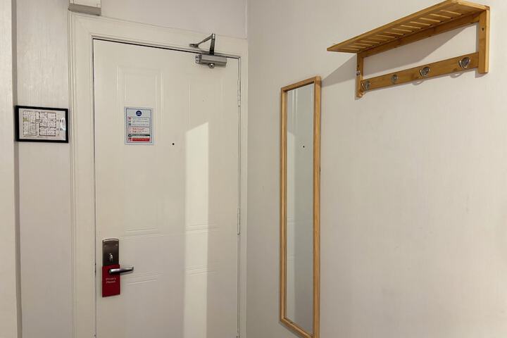 Room 27 of 75