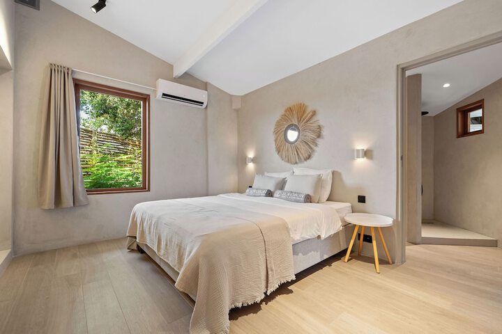 Room 15 of 79