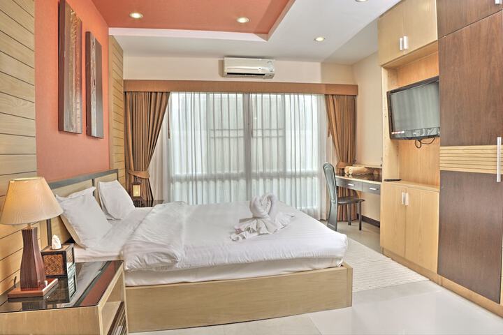 Room 7 of 30