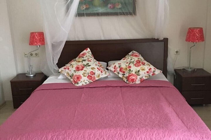 Room 12 of 96