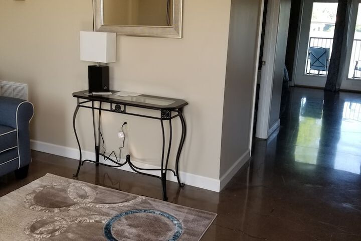 Room 13 of 35