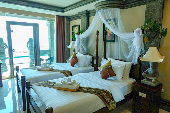 Room 8 of 48