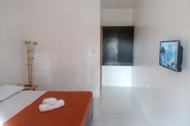 Room 17 of 33