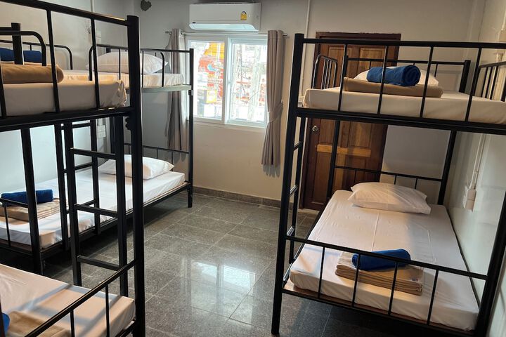Room 13 of 25