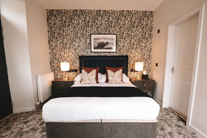 Room 33 of 84