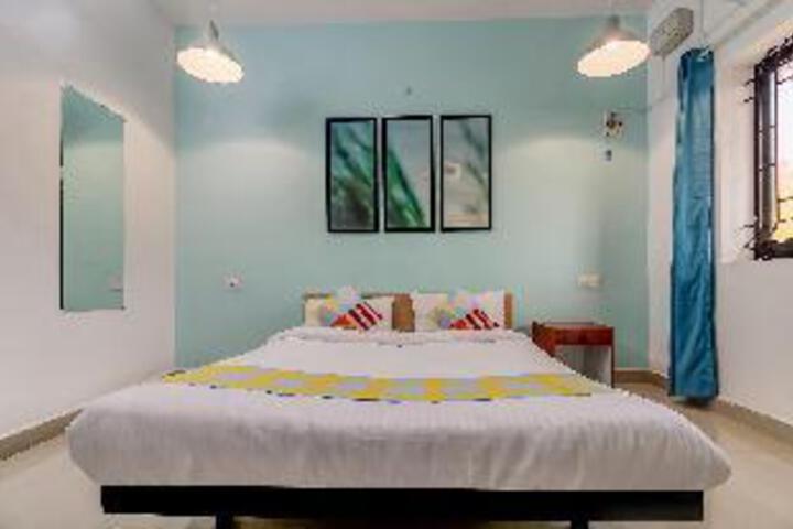 Room 13 of 22