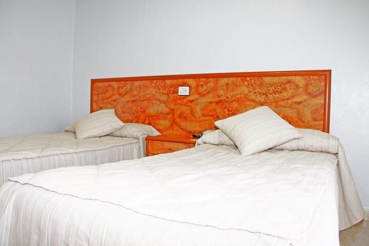 Room 4 of 30