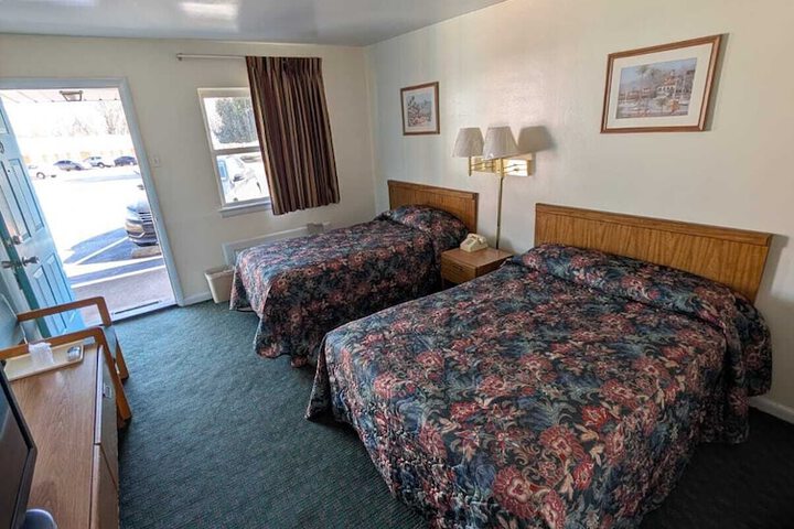 Room 9 of 20