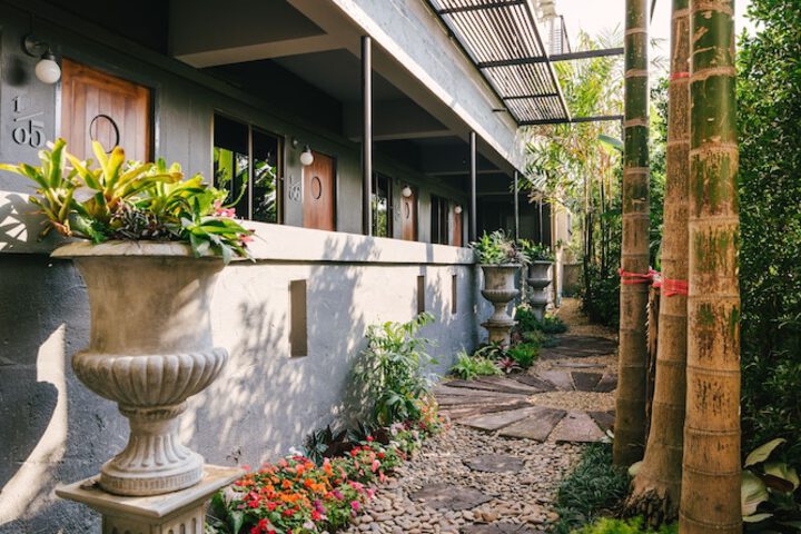 Hotel Exterior 38 of 63