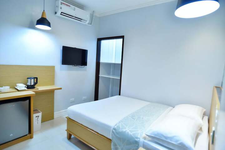 Room 5 of 42