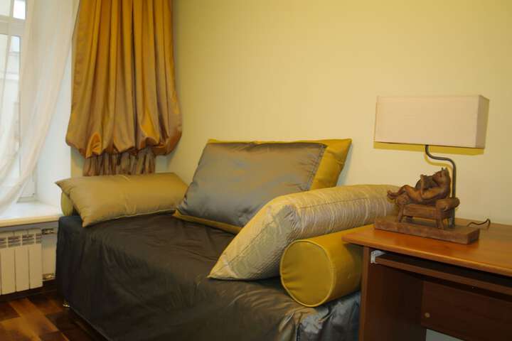 Room 7 of 48