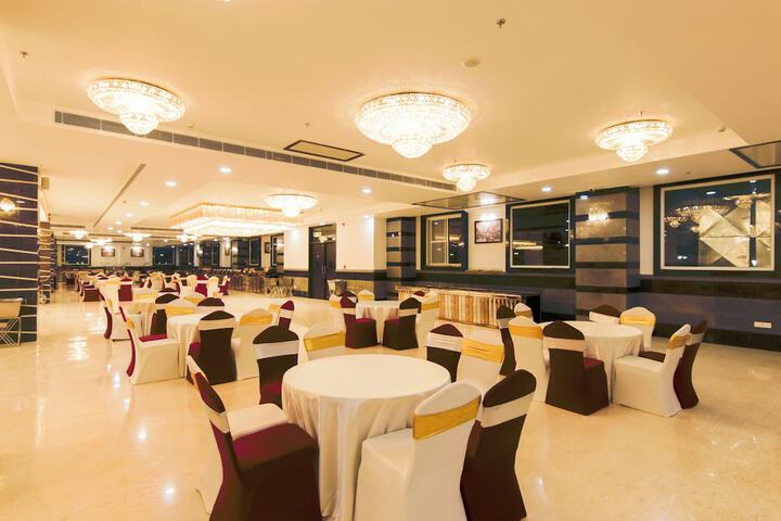 Ballroom/Hall 50 of 71