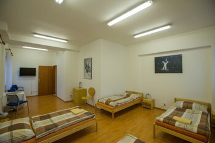 Room 13 of 23