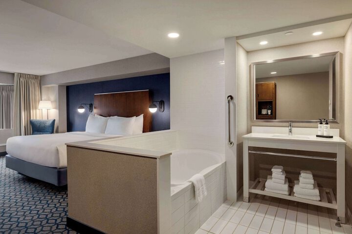 Room 11 of 78