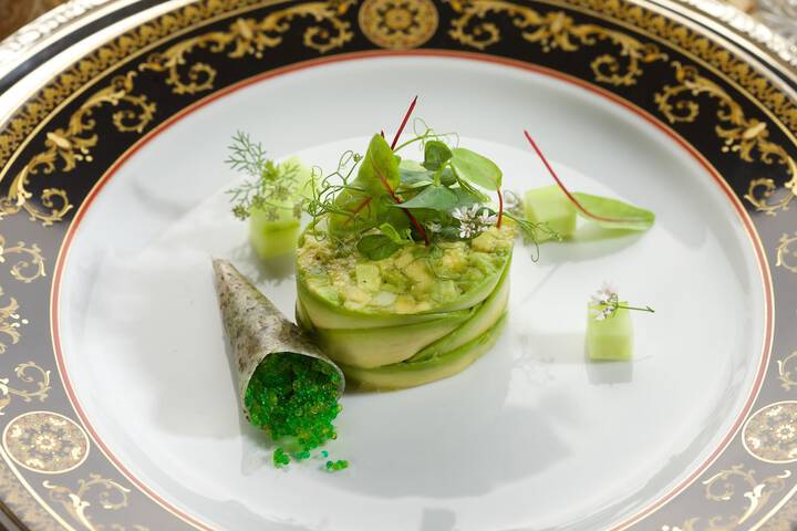 Dining 68 of 102