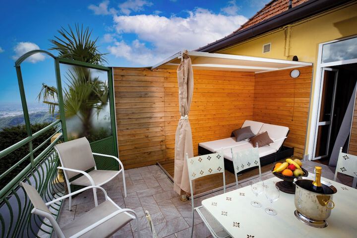 Terrace/Patio 13 of 31