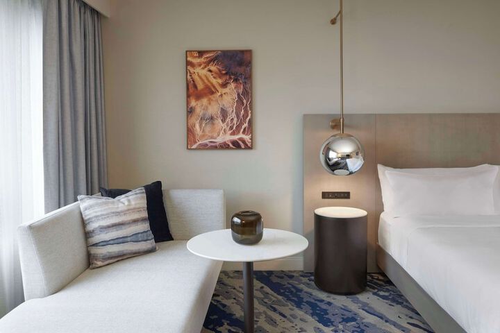 Room 10 of 110