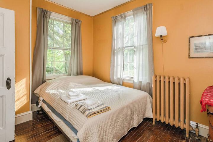 Room 5 of 25