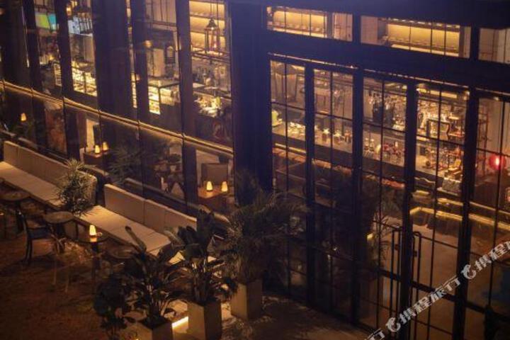 Xian 24H color Hotel(Xian Dayan Pagoda store)