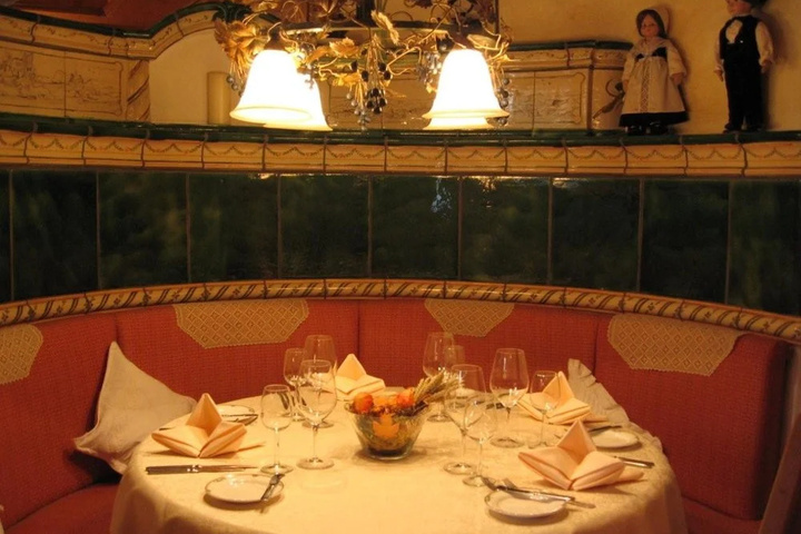 Dining 12 of 14