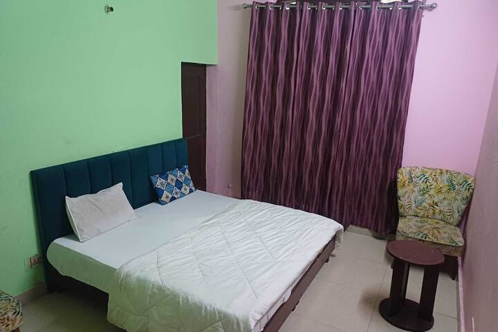 Room 7 of 10