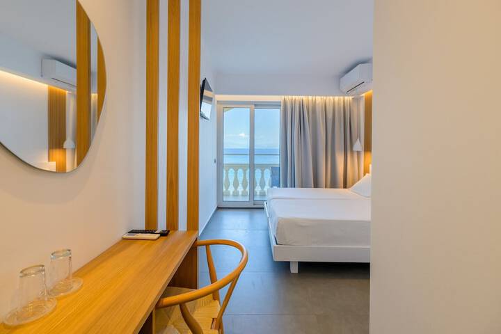 Room 8 of 61