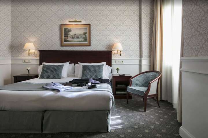 Room 8 of 55
