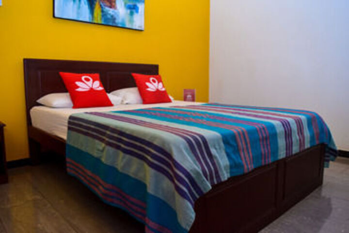 Room 12 of 18