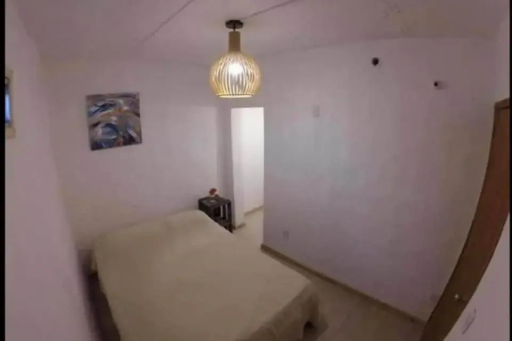 Room 2 of 6