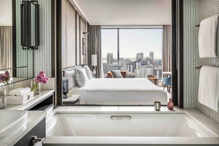Room 52 of 158