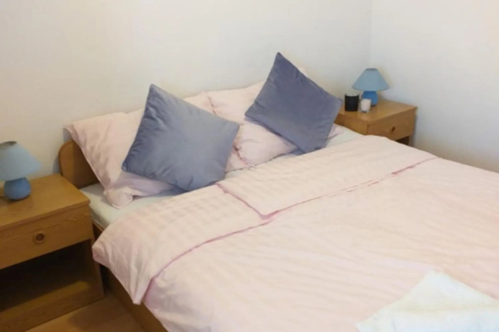 Room 3 of 20