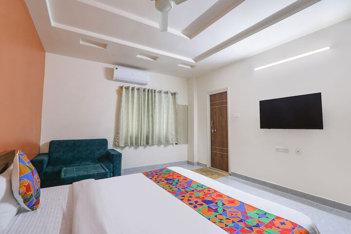Room 10 of 20