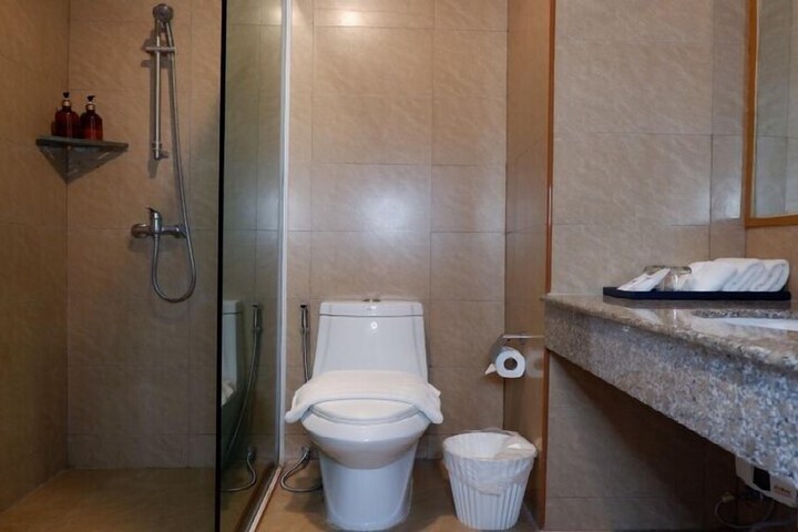 Room 13 of 226