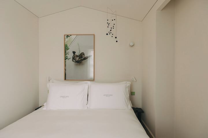 Room 124 of 186