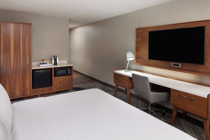 Room 12 of 25