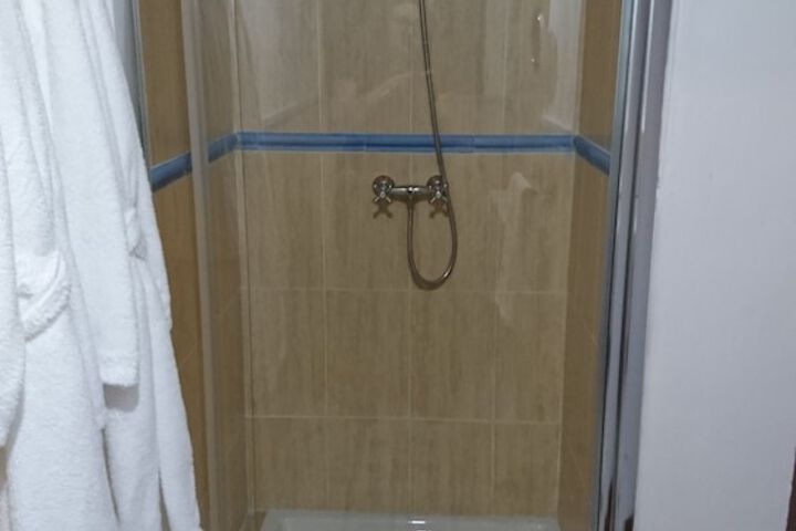 Room 46 of 98