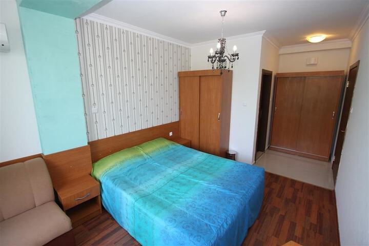 Room 13 of 49