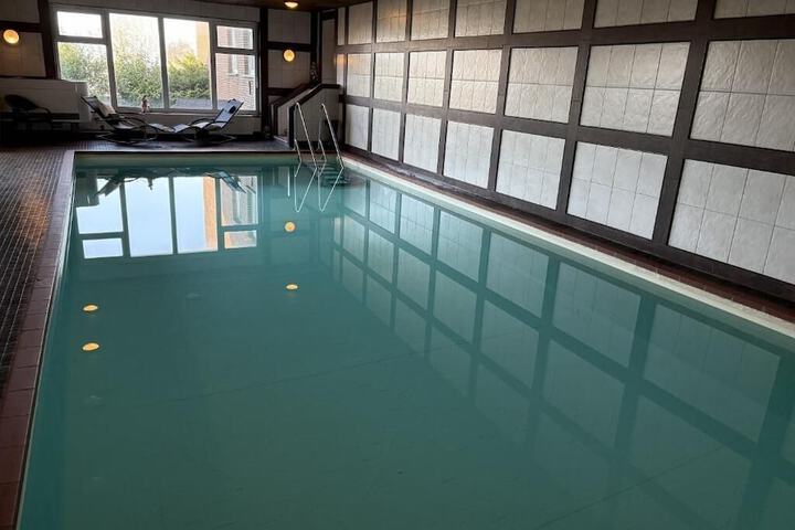 Pool Hotel
