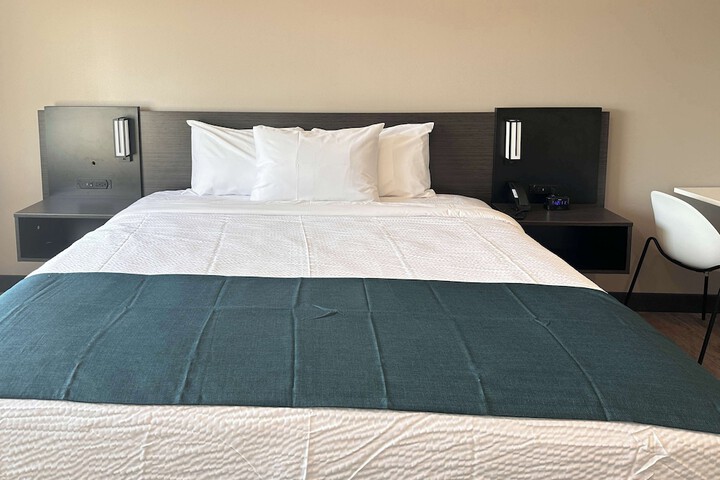 Room 17 of 31