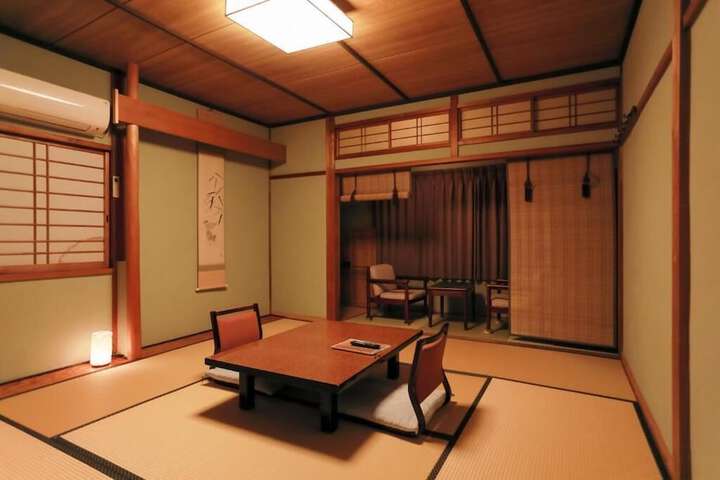 Room 8 of 63