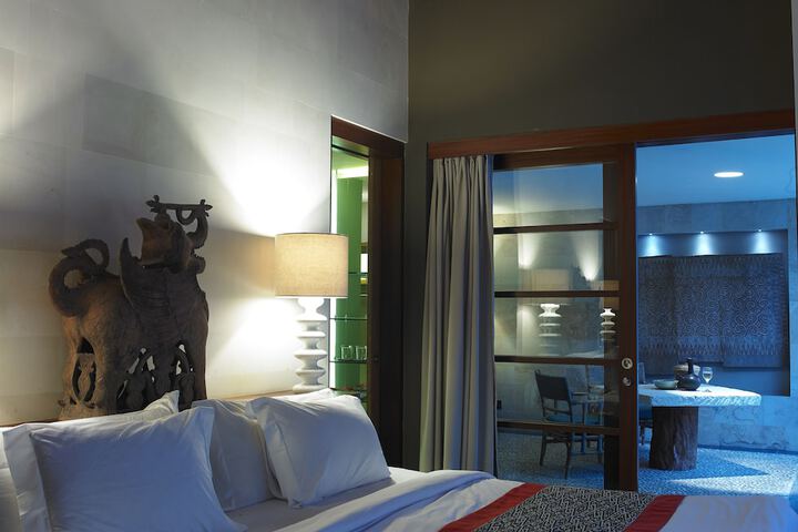 Room 27 of 148