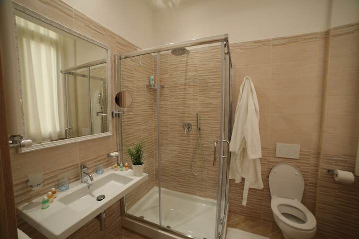 Room 42 of 64