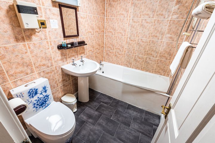 Room 15 of 21