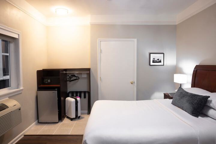 Room 36 of 65