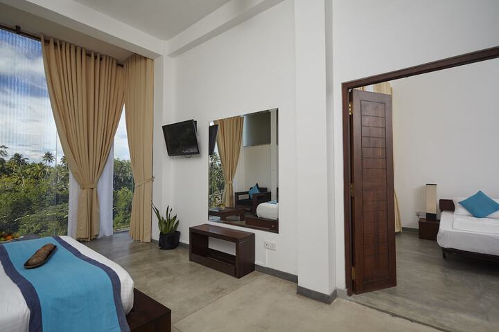 Room 12 of 53