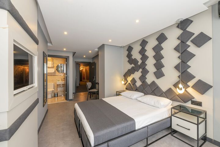 Room 21 of 49