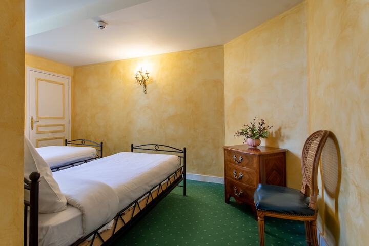 Room 21 of 224