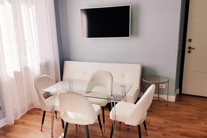 Room 27 of 105
