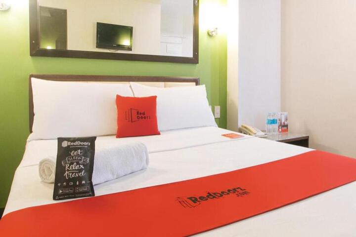 RedDoorz at Express Inn Lapu Lapu